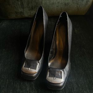 I.N.C heel with buckle metal detail at front!